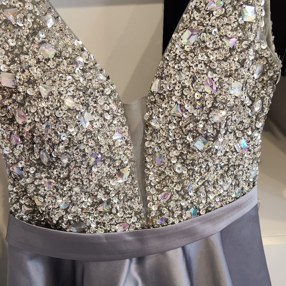 Silver long gown - Picture 4 of 5